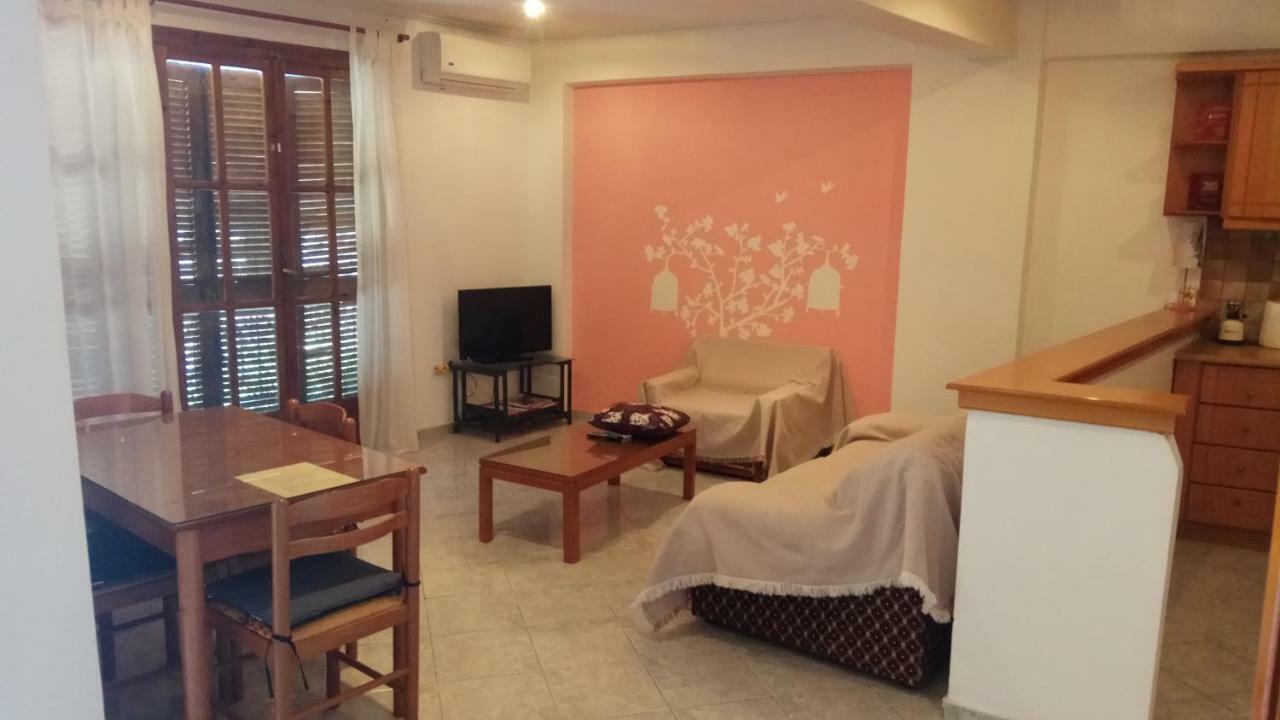 Nafpaktos Old Town Apartment ภายนอก รูปภาพ